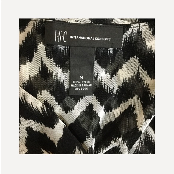 INC Fitted Chevron Print Top With Cinched Waist - Picture 4 of 5